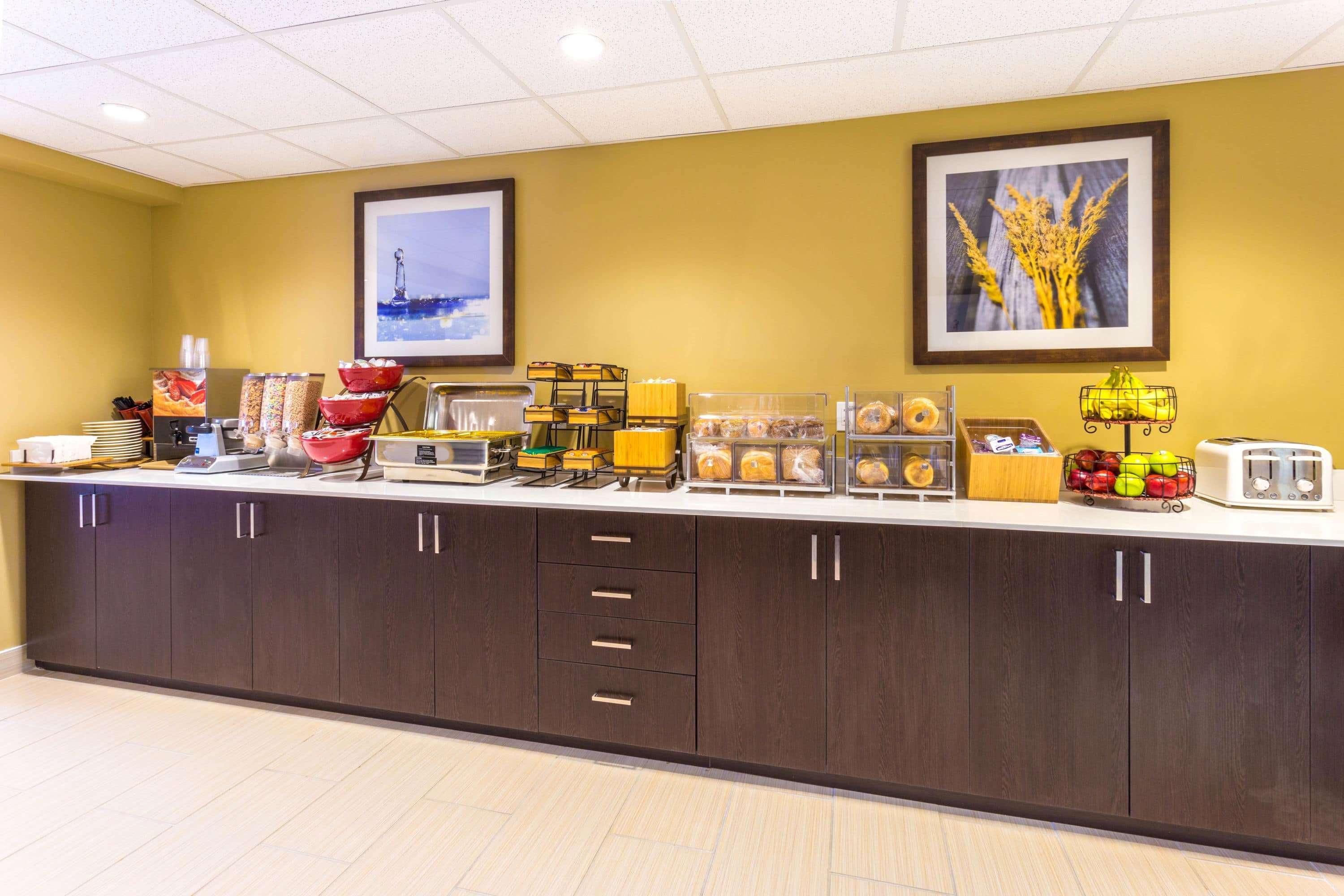 Microtel Inn & Suites By Wyndham Whitecourt Exterior foto